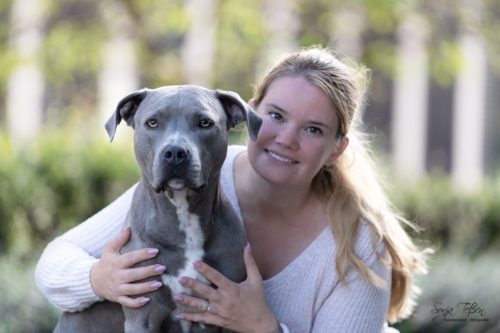 Hundedame Gracie mit Frauchen